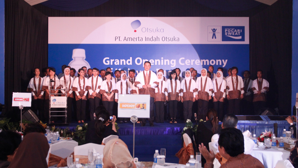 PERESMIAN PABRIK POCARI SWEAT DI KEJAYAN